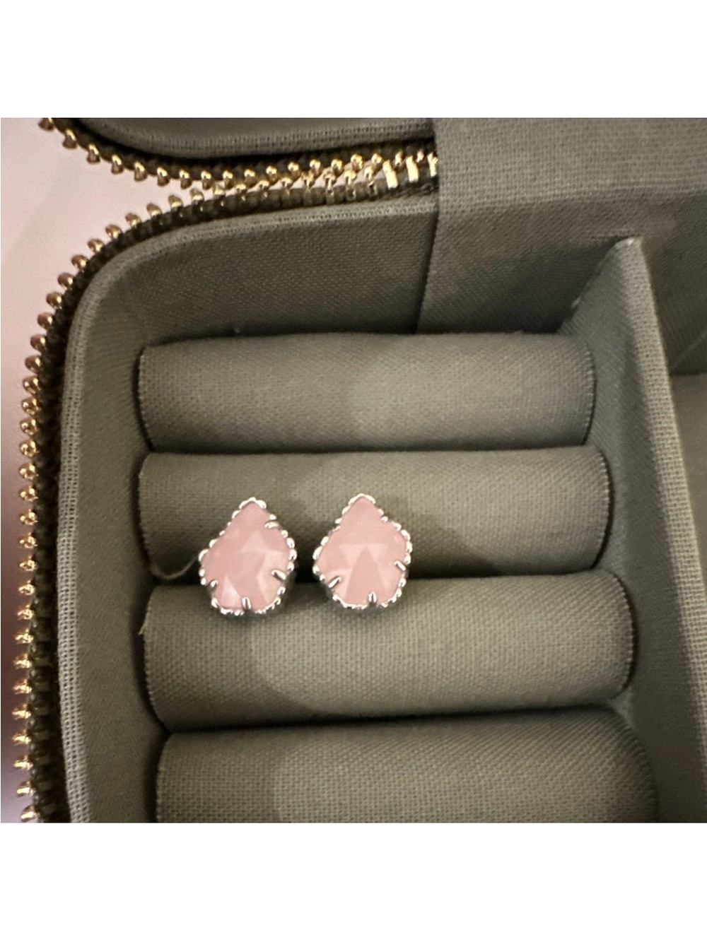 Kendra Scott Tessa Silver Stud Earrings in Rose Quartz